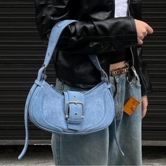 Osoi Brocle Buckle Shoulder Bag Black - Picture 7 of 7